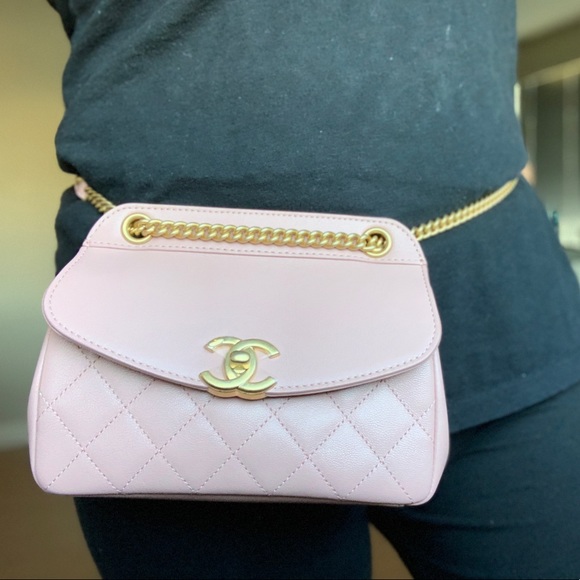 CHANEL Belt Bag - Picture 5 of 6